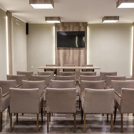 семеен естило Hotel *