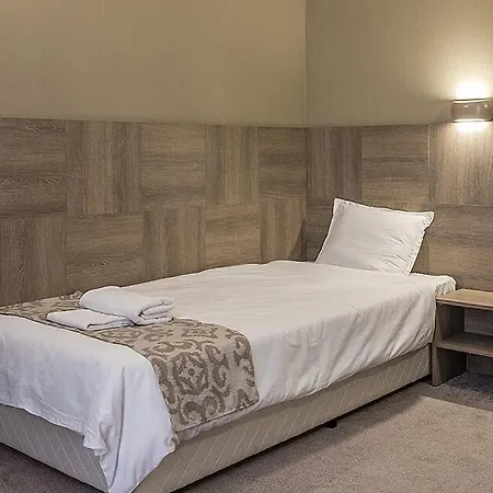 семеен естило