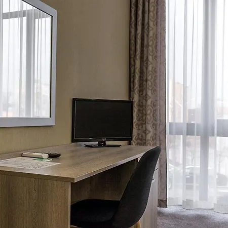 семеен естило Hotel *