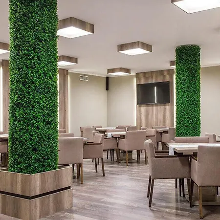 семеен естило Hotel *