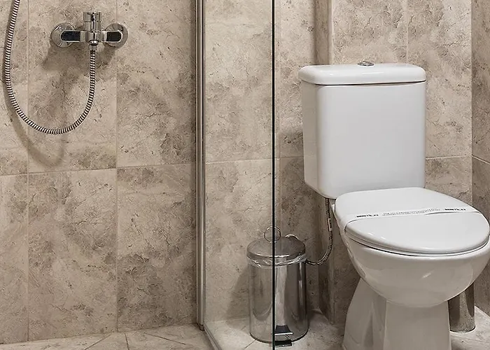 семеен естило Хотел *