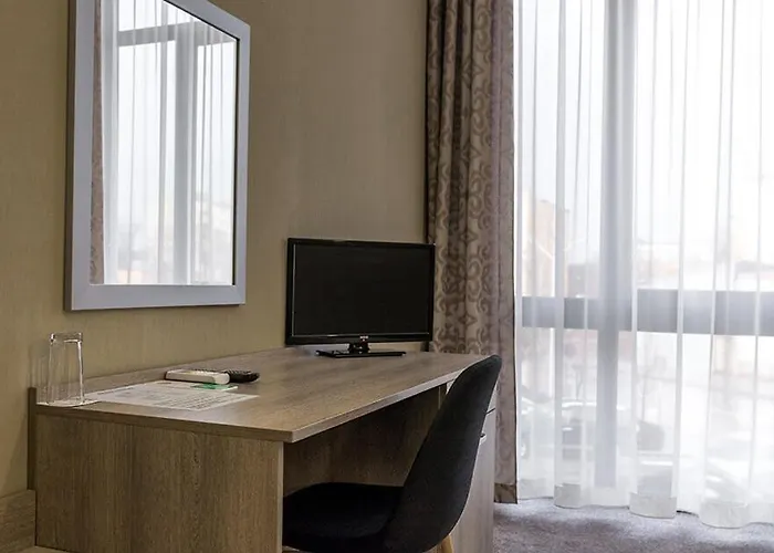 семеен естило Хотел *