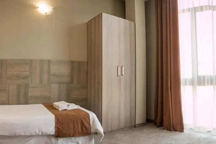 семеен естило