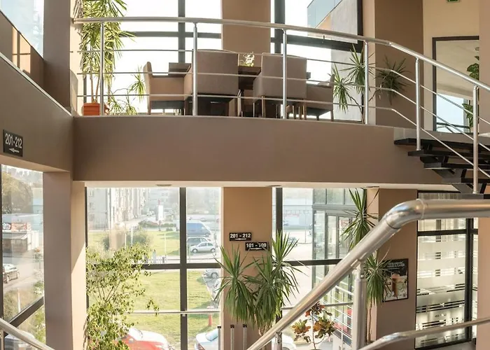 семеен естило *